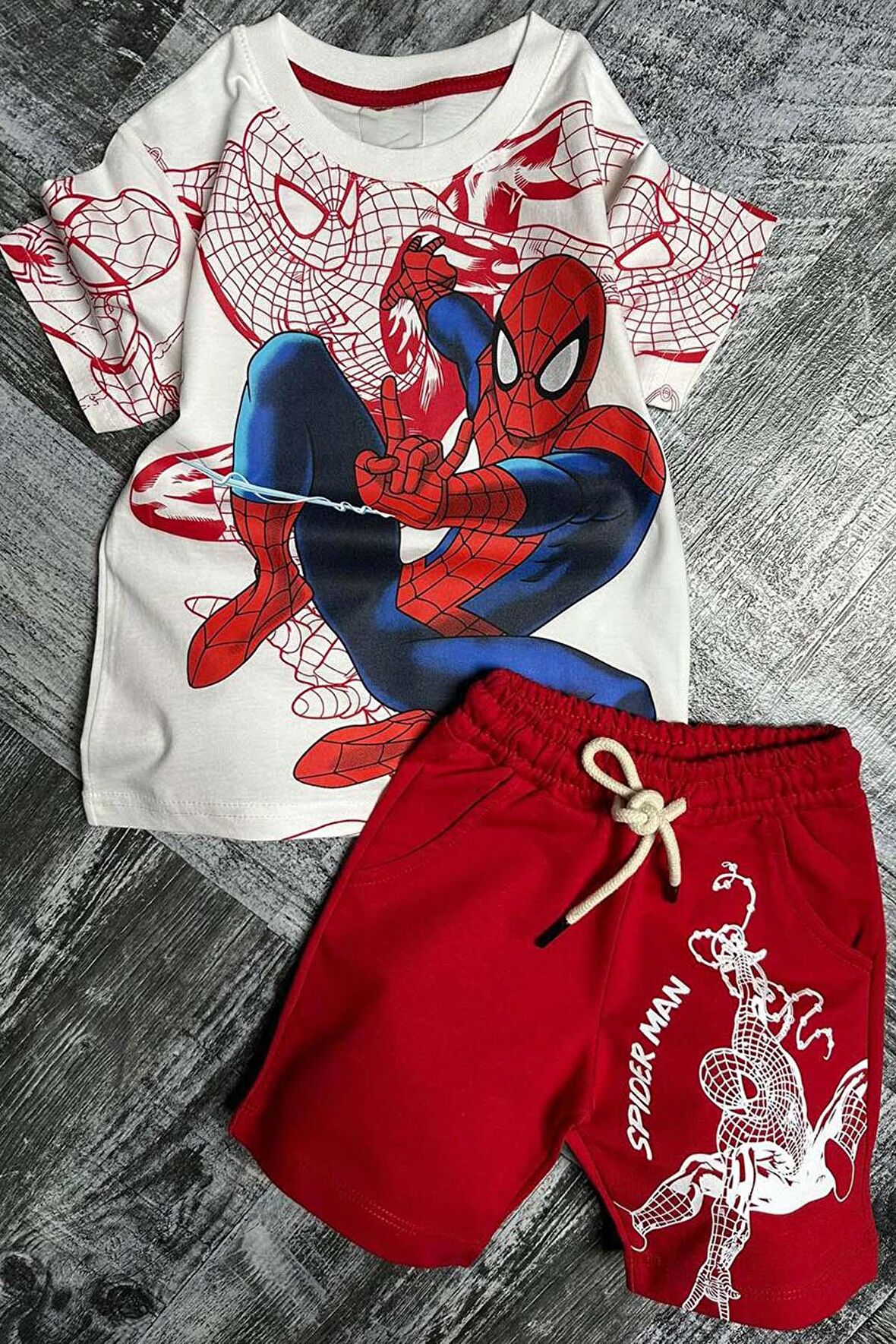 Erkek Çocuk Spiderman Digital ve Yazı Baskılı Kısa Kol Kırmızı Şortlu Takım