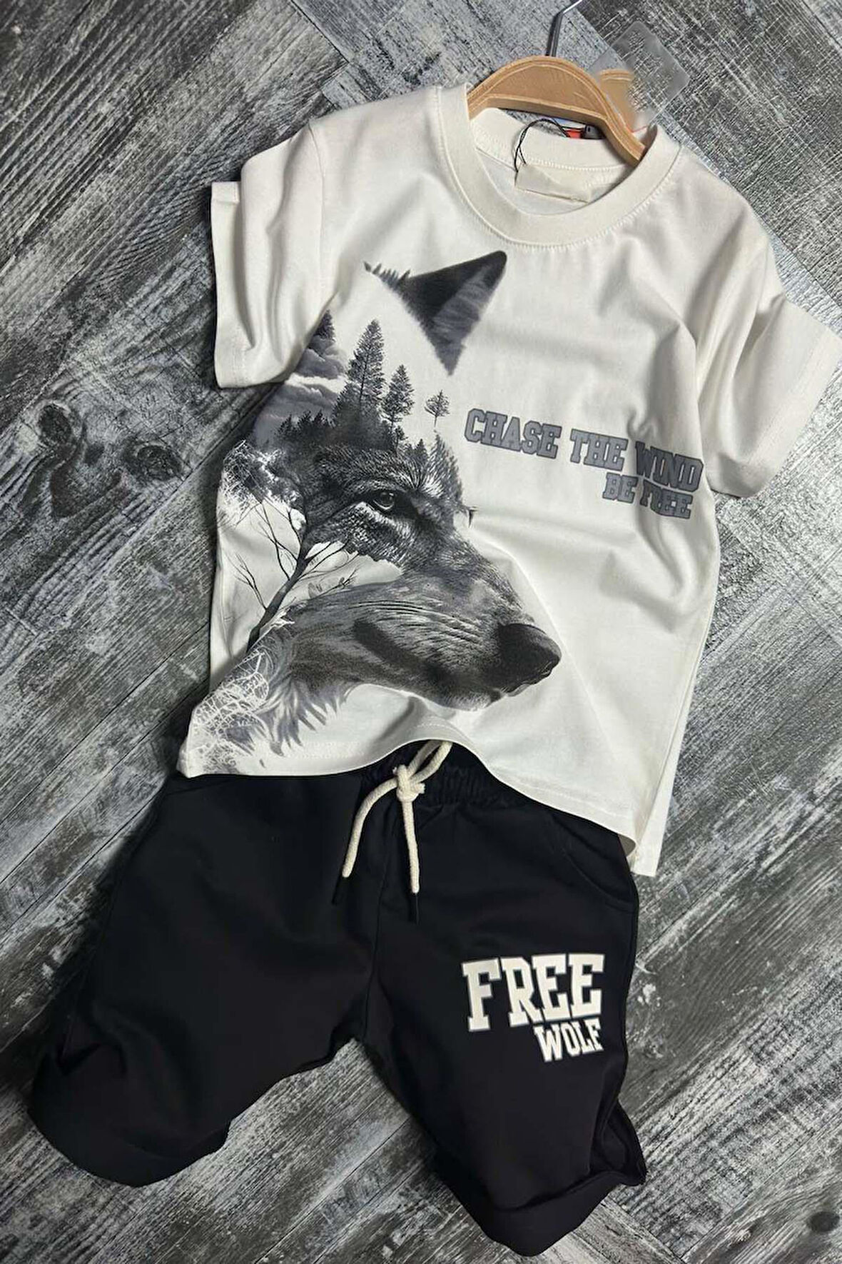 Erkek Çocuk Kurt Ve Free Wolf Yazı Baskılı Siyah Şortlu Takım
