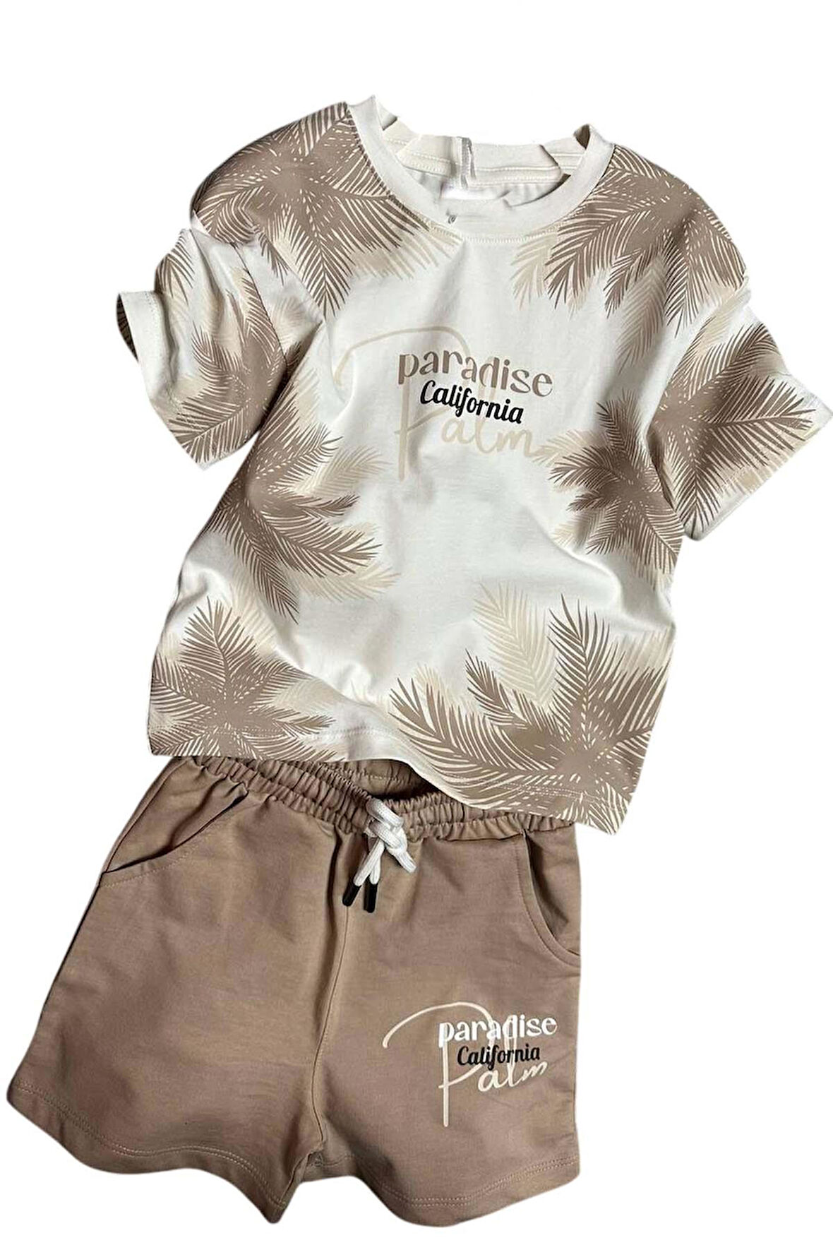 Erkek Çocuk Üzeri Palmiye Detaylı Ve Paradise California Baskılı T-shirt Bej Şortlu Takım