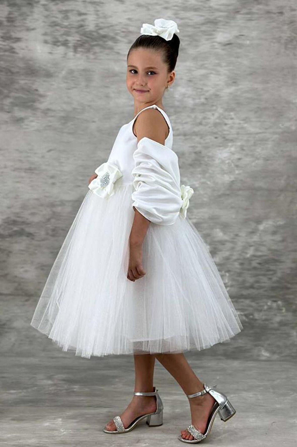 Kız Çocuk Kare Yaka Sıfır Kol Eteği Tüllü Kabarık Saten Kolluk Detaylı Beyaz Abiye