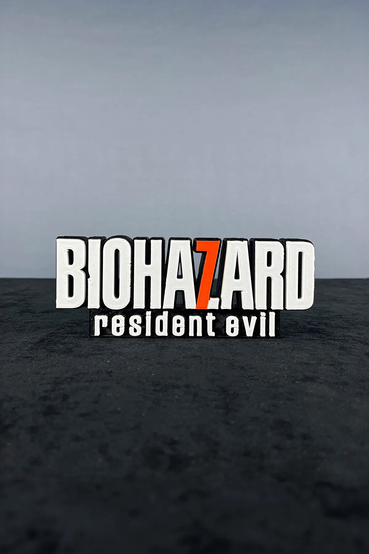 Resident Evil Biohazard Logo Figür - Şık Masaüstü Aksesuar