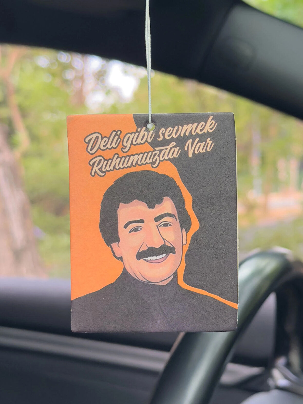 Müslüm Gürses Tasarımlı Dekoratif Araba Kokusu ve Aksesuarı