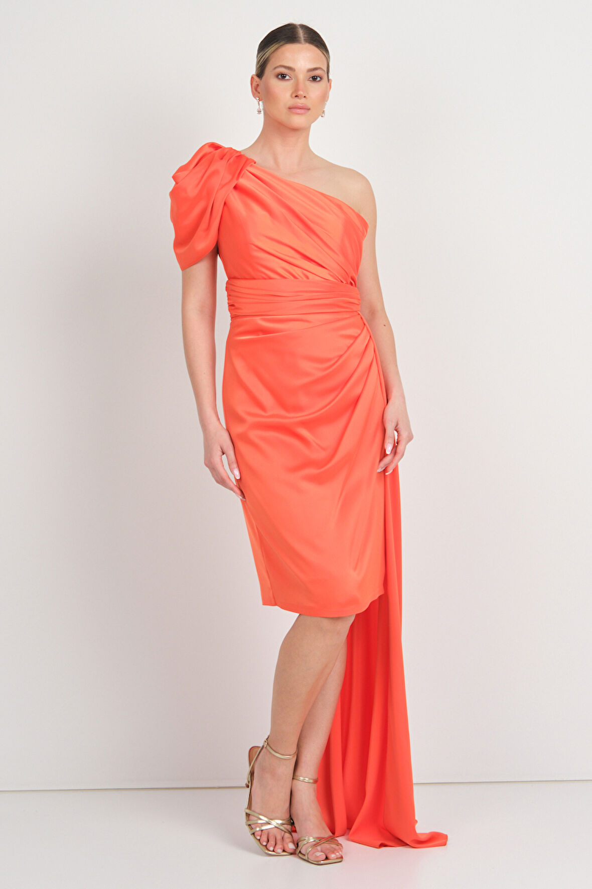 Saygın Kadın Tek Omuz Detaylı Yandan Kuyruklu Abiye Elbise 3474 Şeftali