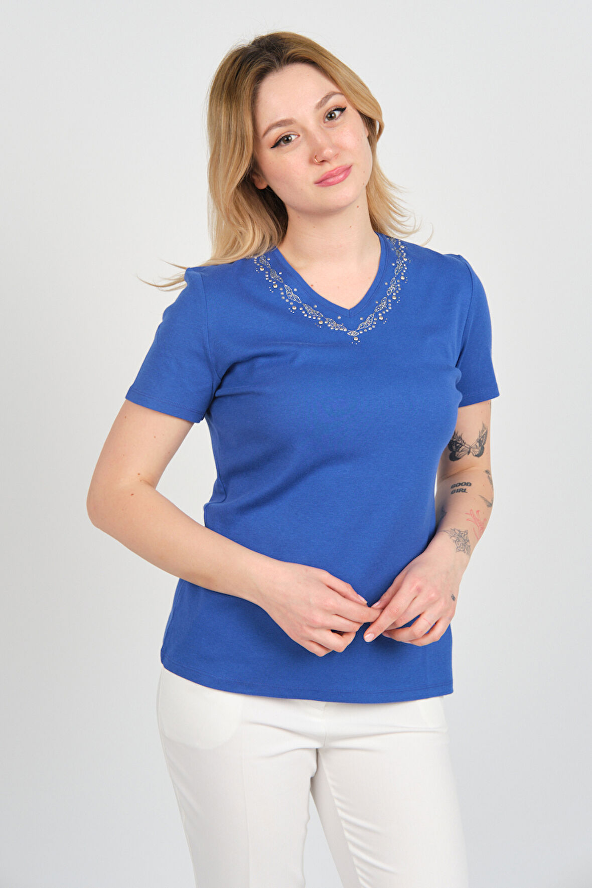 Ella Camelia Kadın Yakası Taş ve Süs İşlemeli Kısa Kollu Pamuklu Bluz 24E002 Gece Mavisi