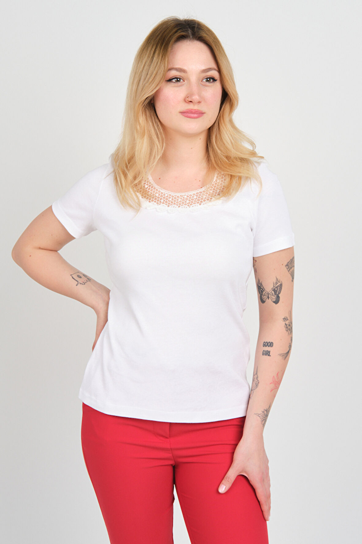 Ella Camelia Kadın Yakası Dantel İşlemeli Kısa Kol Pamuklu Bluz 24E008 Beyaz