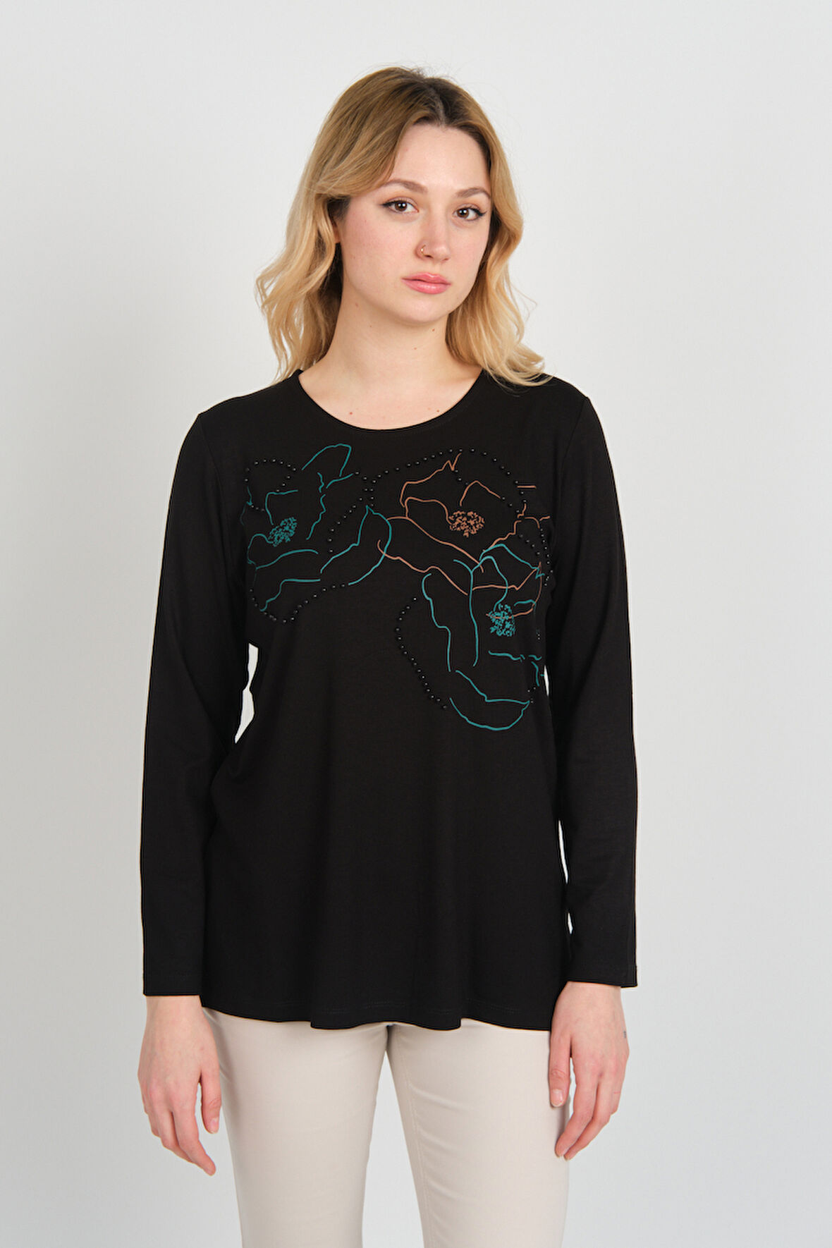 Detay Triko Kadın Boncuk İşlemeli Yanları Yırtmaçlı Bisiklet Yaka Anne Bluz 5722 Siyah