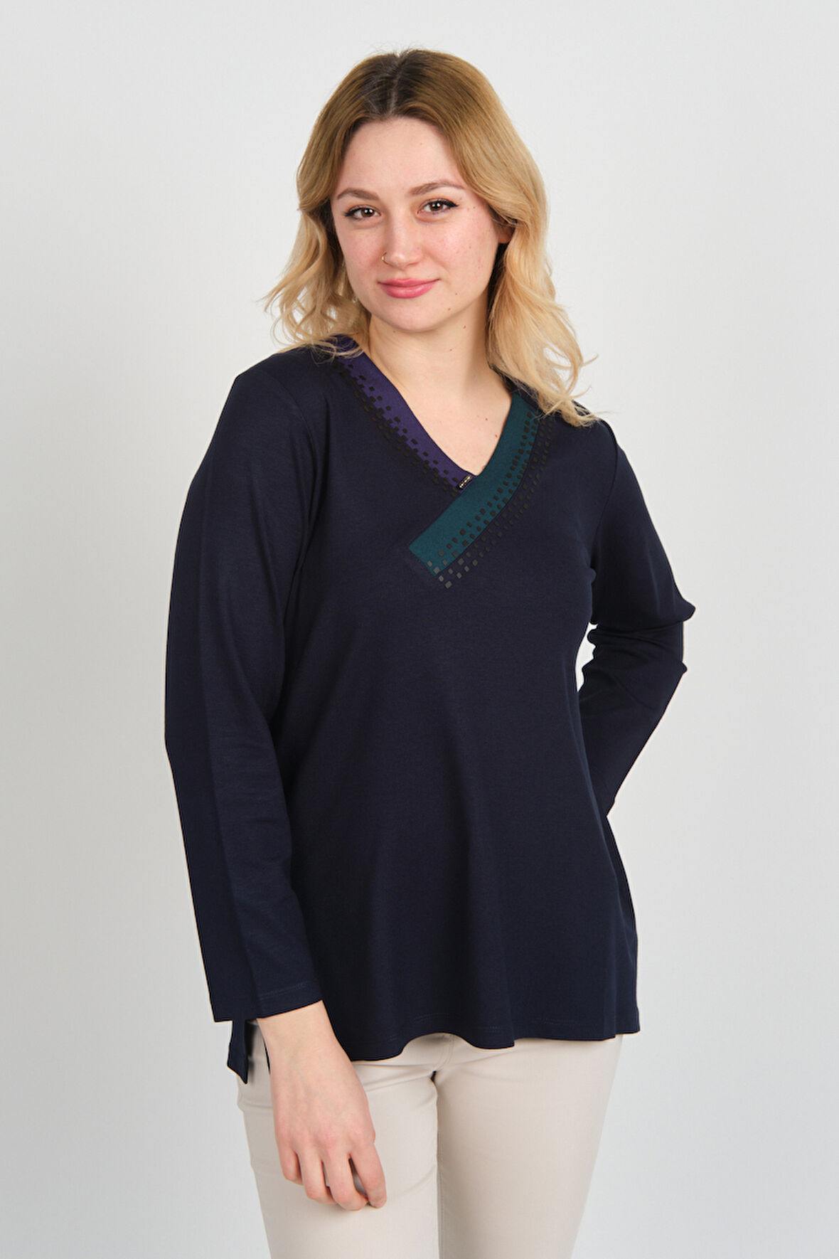 Detay Triko Kadın Yaka Detaylı Yanları Yırtmaçlı Uzun Kol Anne Bluz 5709 Lacivert