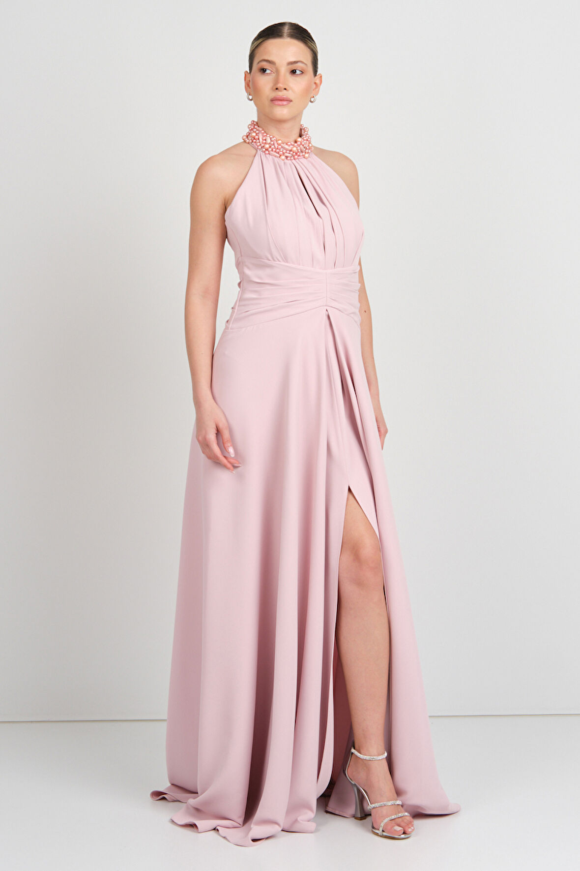 Saygın Kadın Halter Yaka ve Yakası Taş Detaylı A Kesim Maxi Abiye Elbise 5619 Pudra