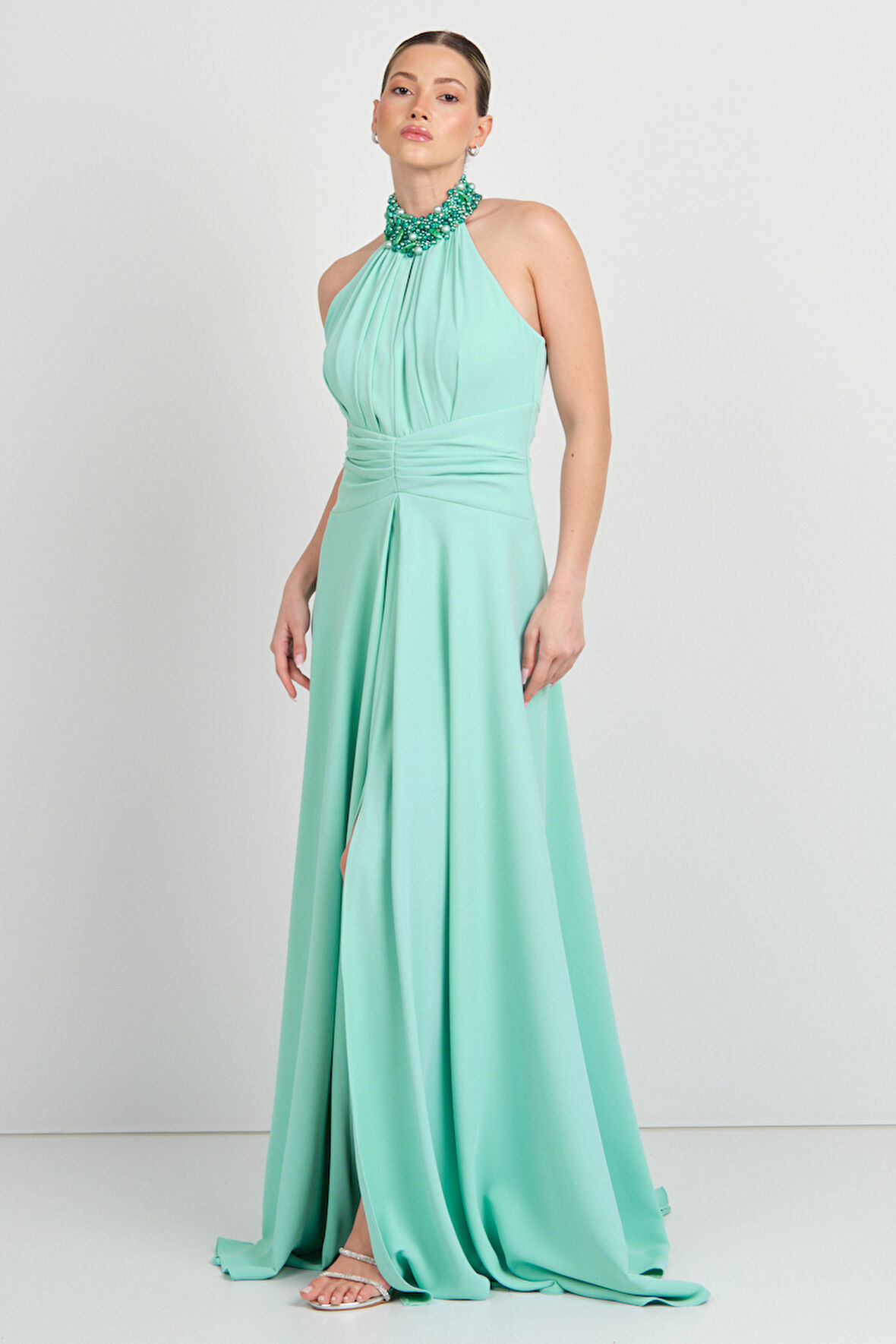 Saygın Kadın Halter Yaka ve Yakası Taş Detaylı A Kesim Maxi Abiye Elbise 5619 Mint