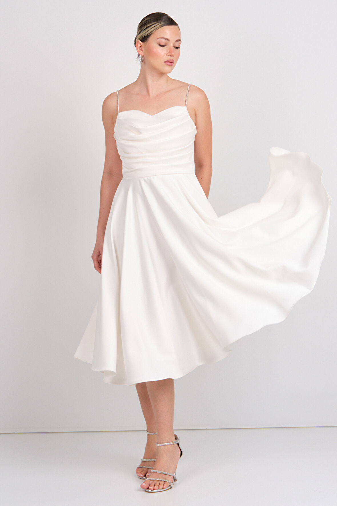 Dans Kadın Taşlı İp Askılı Drapeli Saten Abiye Elbise 1749 Ekru