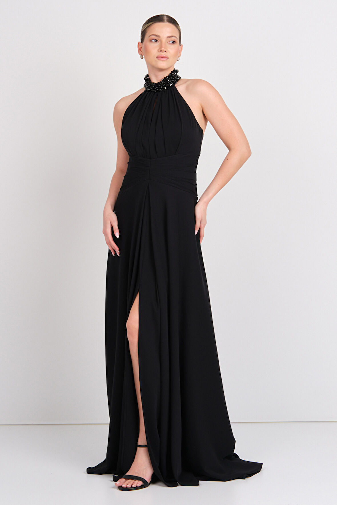 Saygın Kadın Halter Yaka ve Yakası Taş Detaylı A Kesim Maxi Abiye Elbise 5619 Siyah