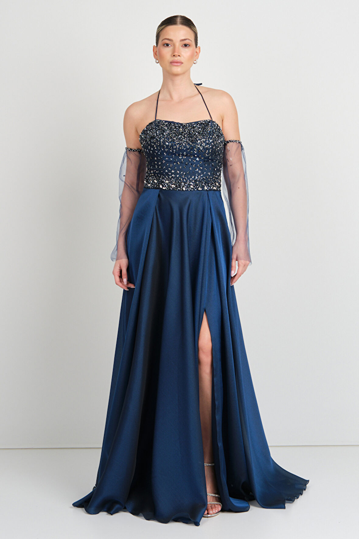 Saygın Kadın Boyundan Bağlamalı Seyyar Eldivenli Maxi Abiye Elbise 5641 Lacivert