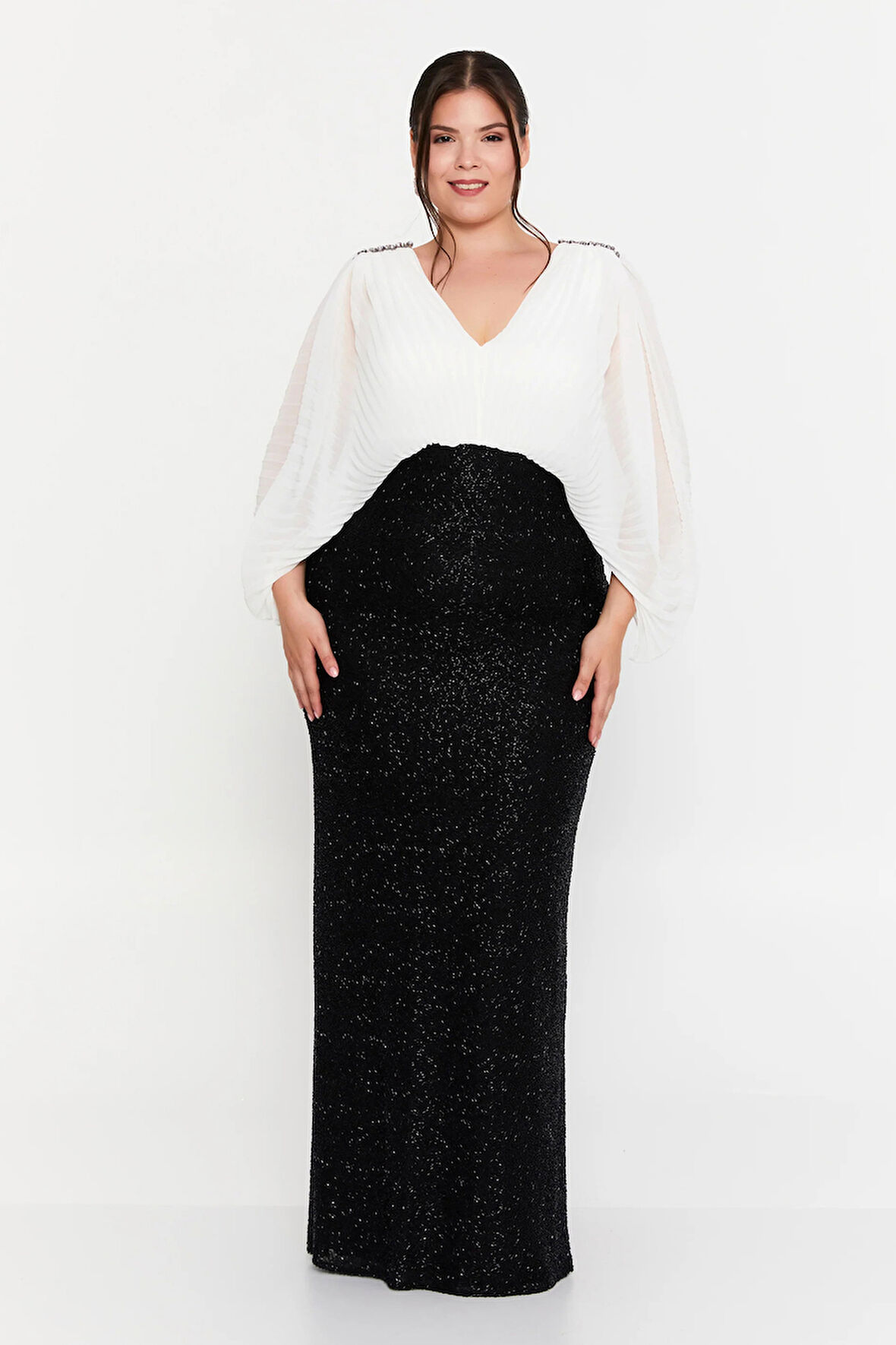 Şeref Vural Kadın Büyük Beden Ön-Arka V Yaka Simli Kumaş Maxi Abiye Elbise 8429 Siyah-Beyaz