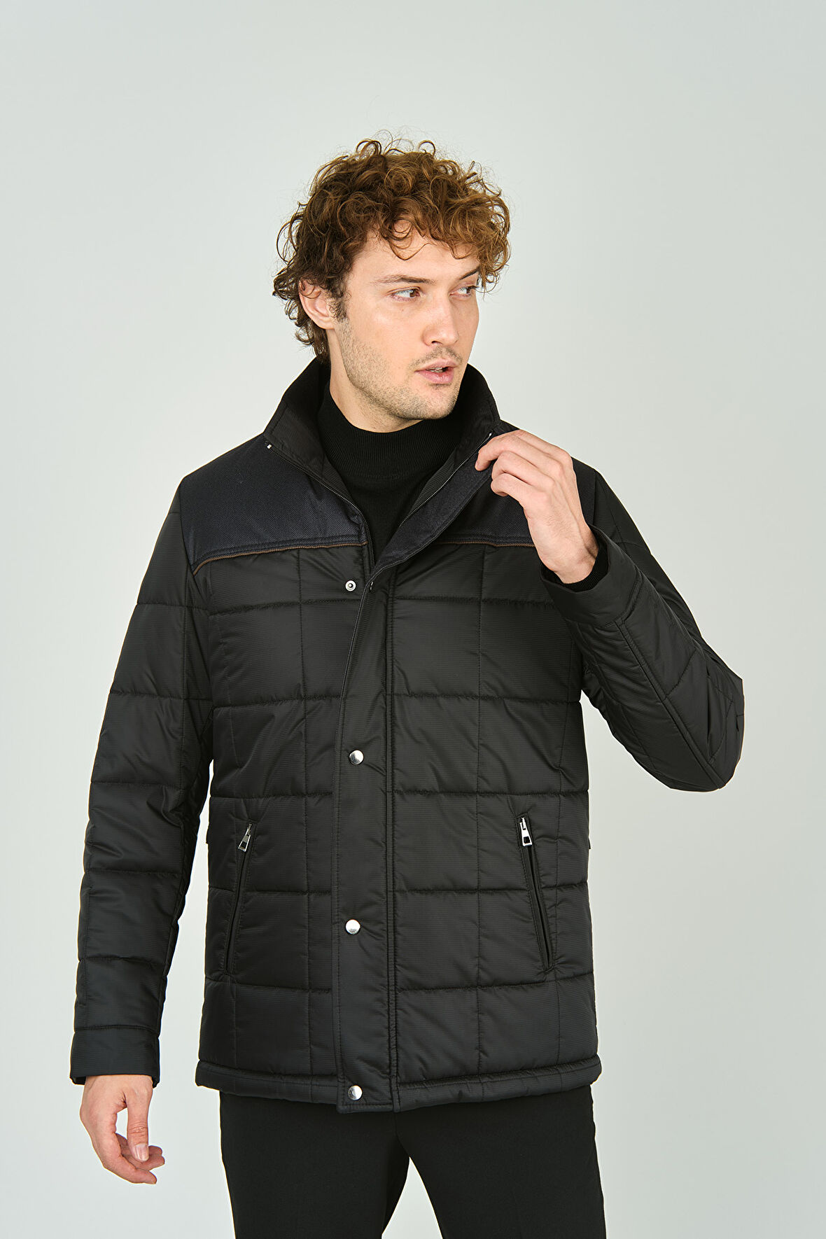 Daynax Erkek Hakim Yaka Çıtçıt ve Fermuar Kapamalı Uzun Kaban 2500 Siyah