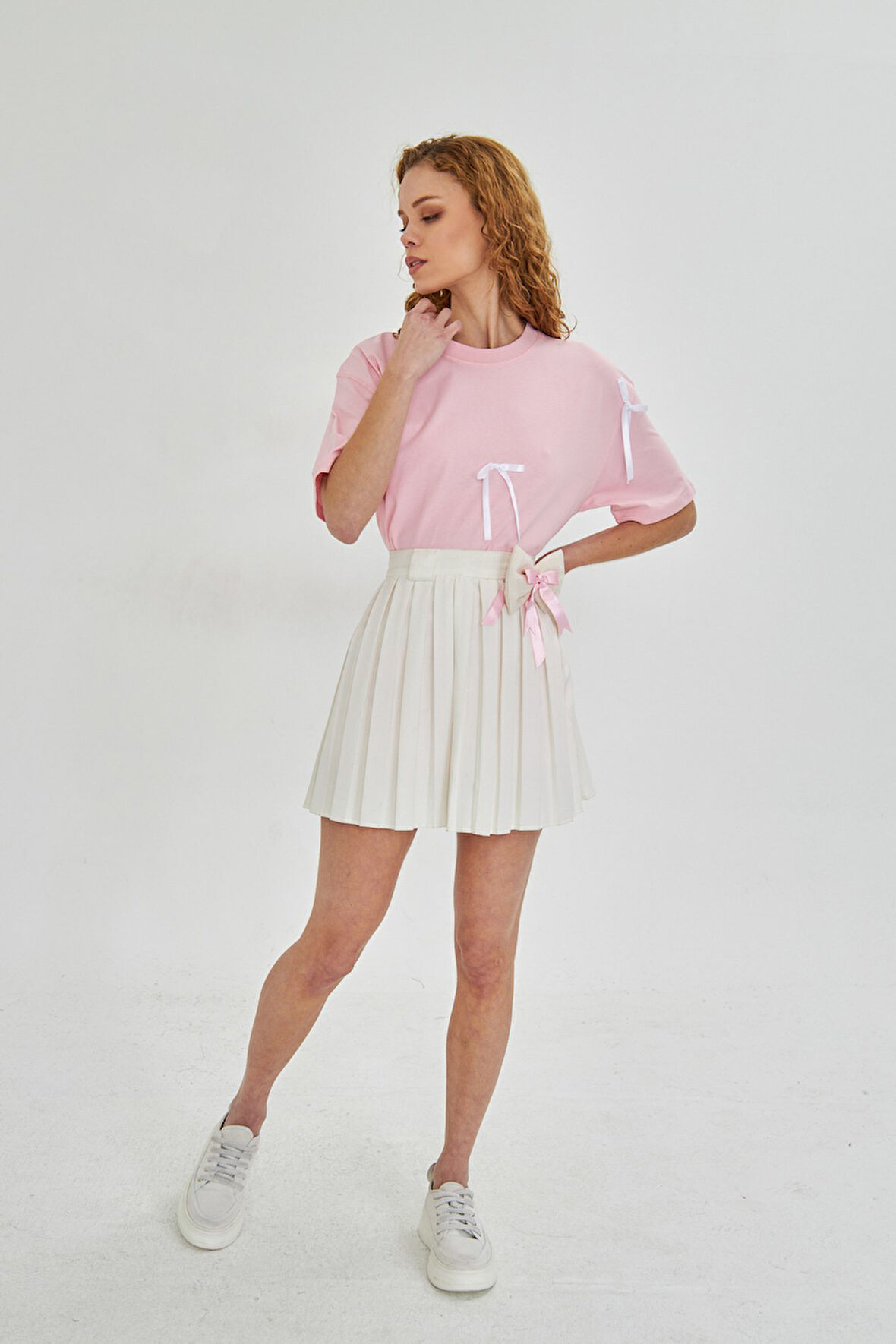 Kurdele Tasarımlı Oversize  %100 Pamuk Kadın Tişört