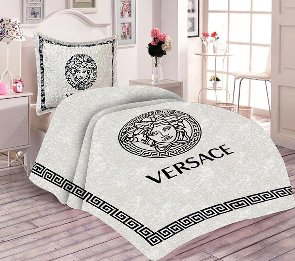 Pamuk Dolgulu Kadife Kumaşlı Modern Versace Desenli Tek Kişilik Kapitone Yatak Örtüsü