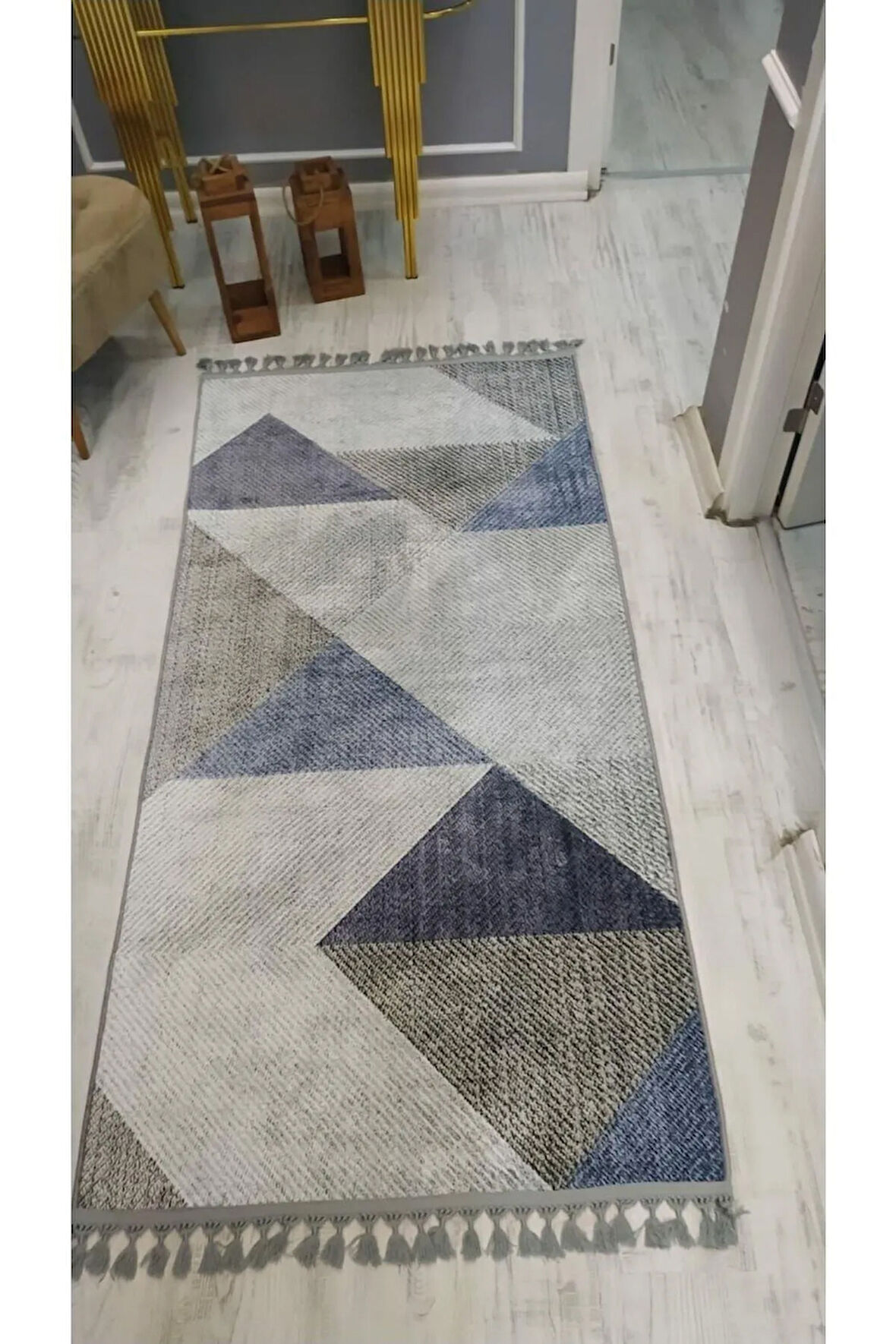 Kaymaz Tabanlı Yıkanabilir Dekoratif Üçgen Desenli Dokuma Taban Halı