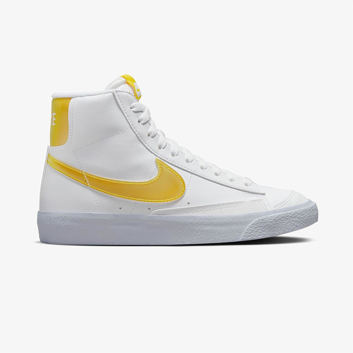 Nike Blazer Mid FJ4670-100 Kadın Spor Ayakkabısı