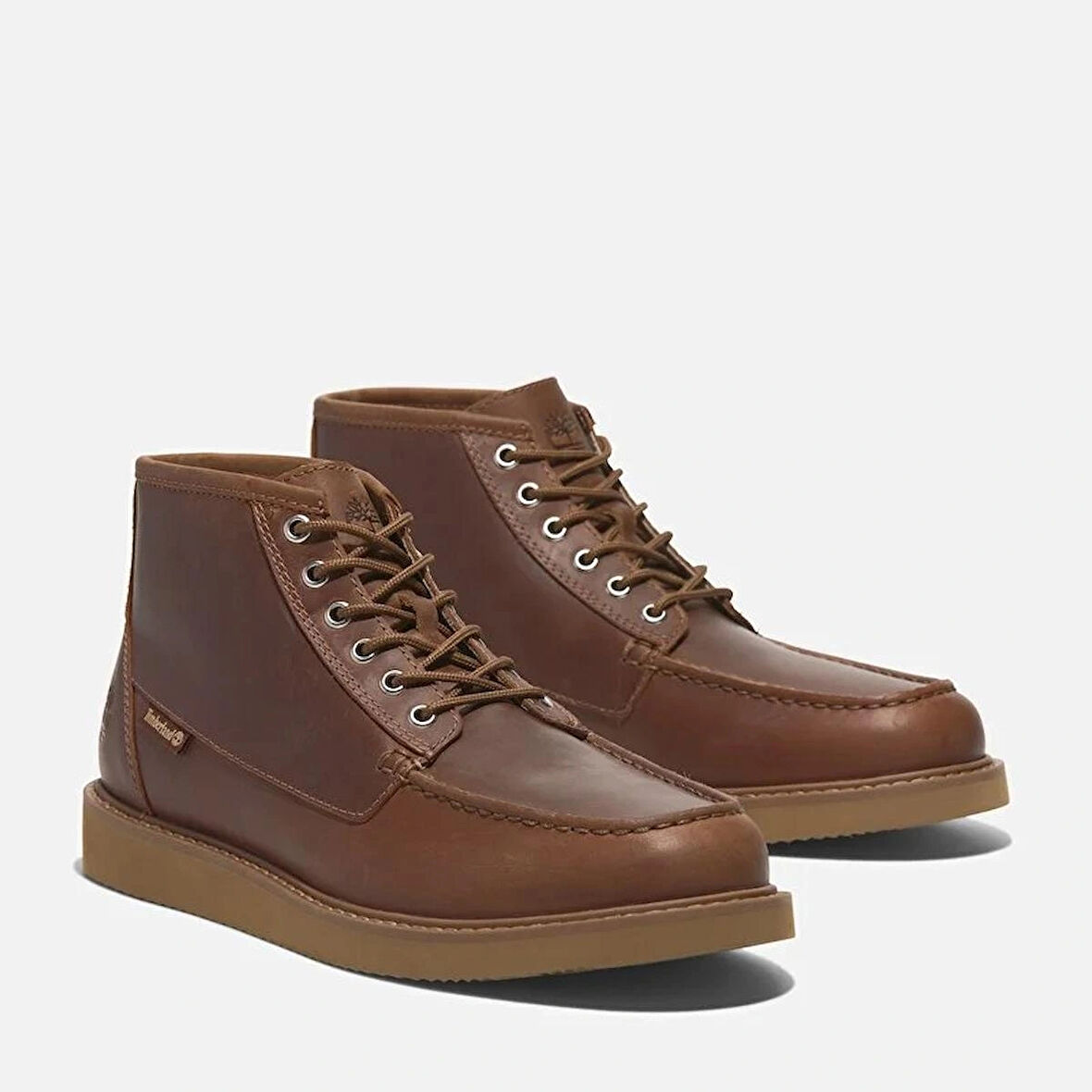 NEWMARKET MID LACE UP CHUKKA BOOT