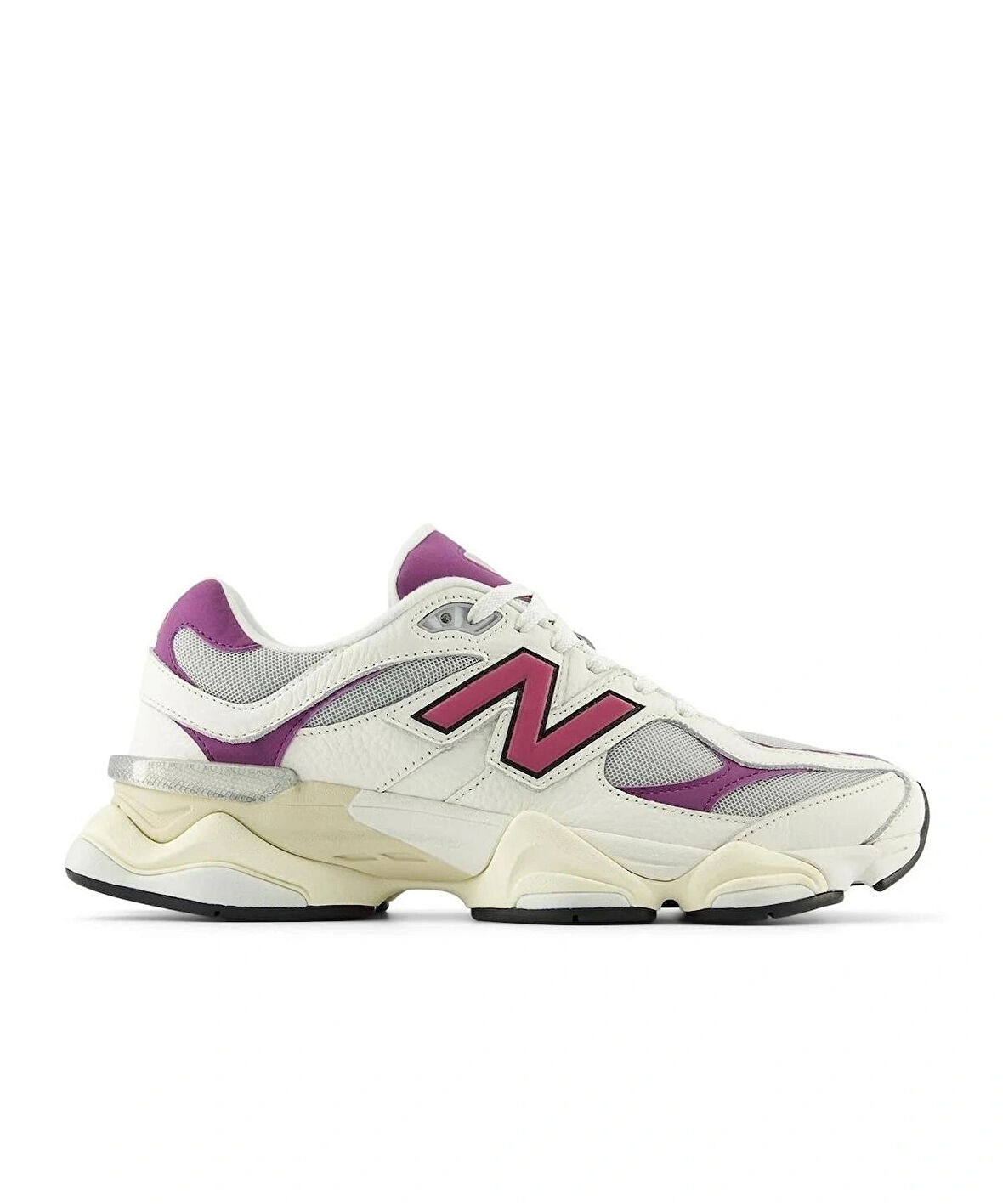 New Balance 9060
Magenta Sneaker 