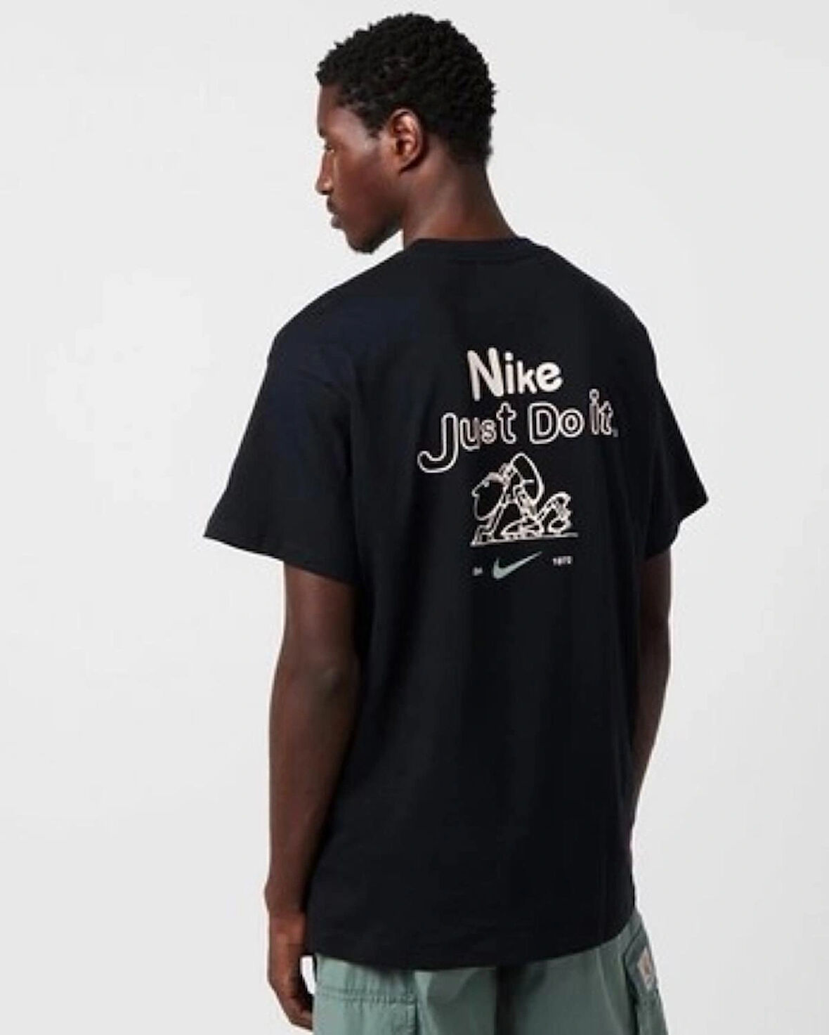 NİKE HV3992-010  T-SHİRT