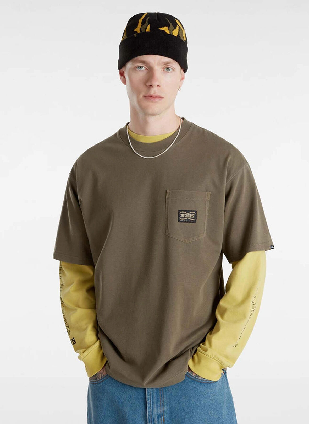 Kahve Erkek Bisiklet Yaka Normal Kalıp T-Shirt VN000HES9JC1-Hyper Patch Pocket SS