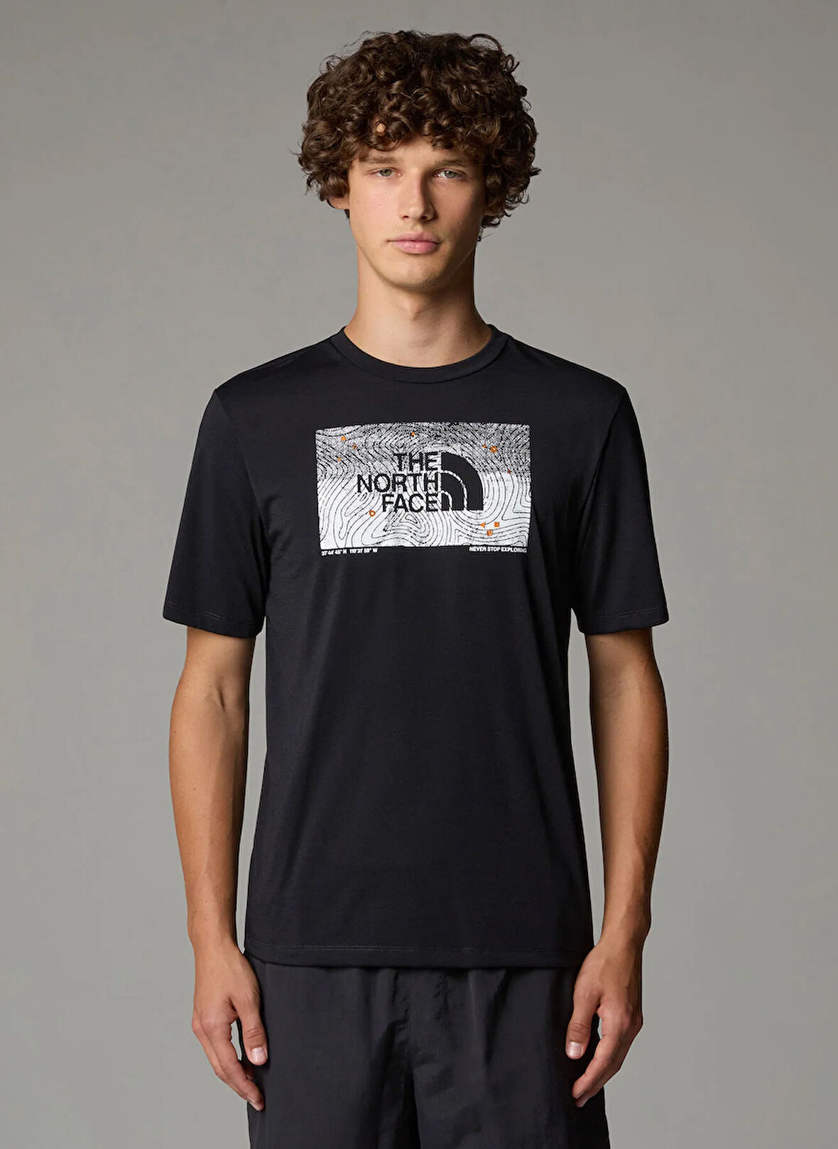 The North Face NF0A8BQVJK31-M FOUNDATION ABSTRACT Siyah Bisiklet Yaka Regular Fit Düz Erkek T-Shirt