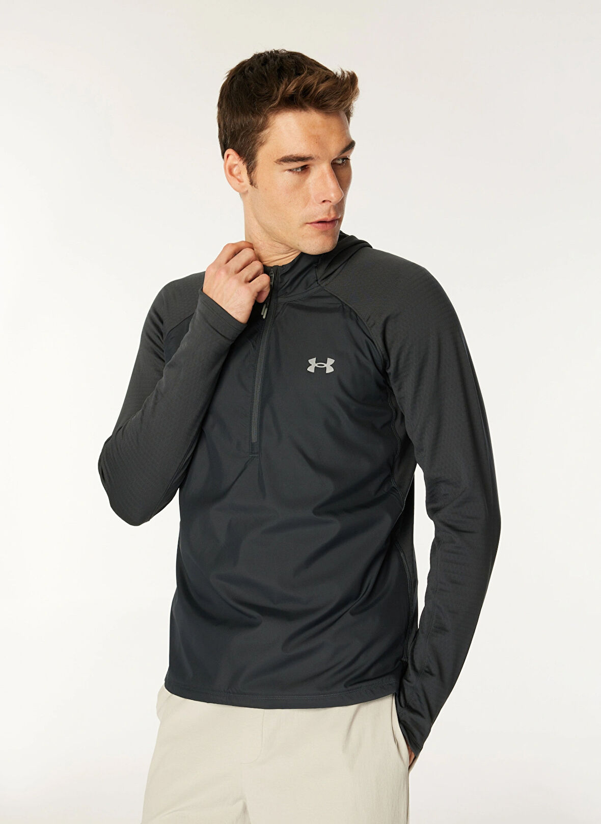 Gri Erkek Yuvarlak Yaka Normal Kalıp T-Shirt 1386708-016 UA TRAIL RUN HOODIE
