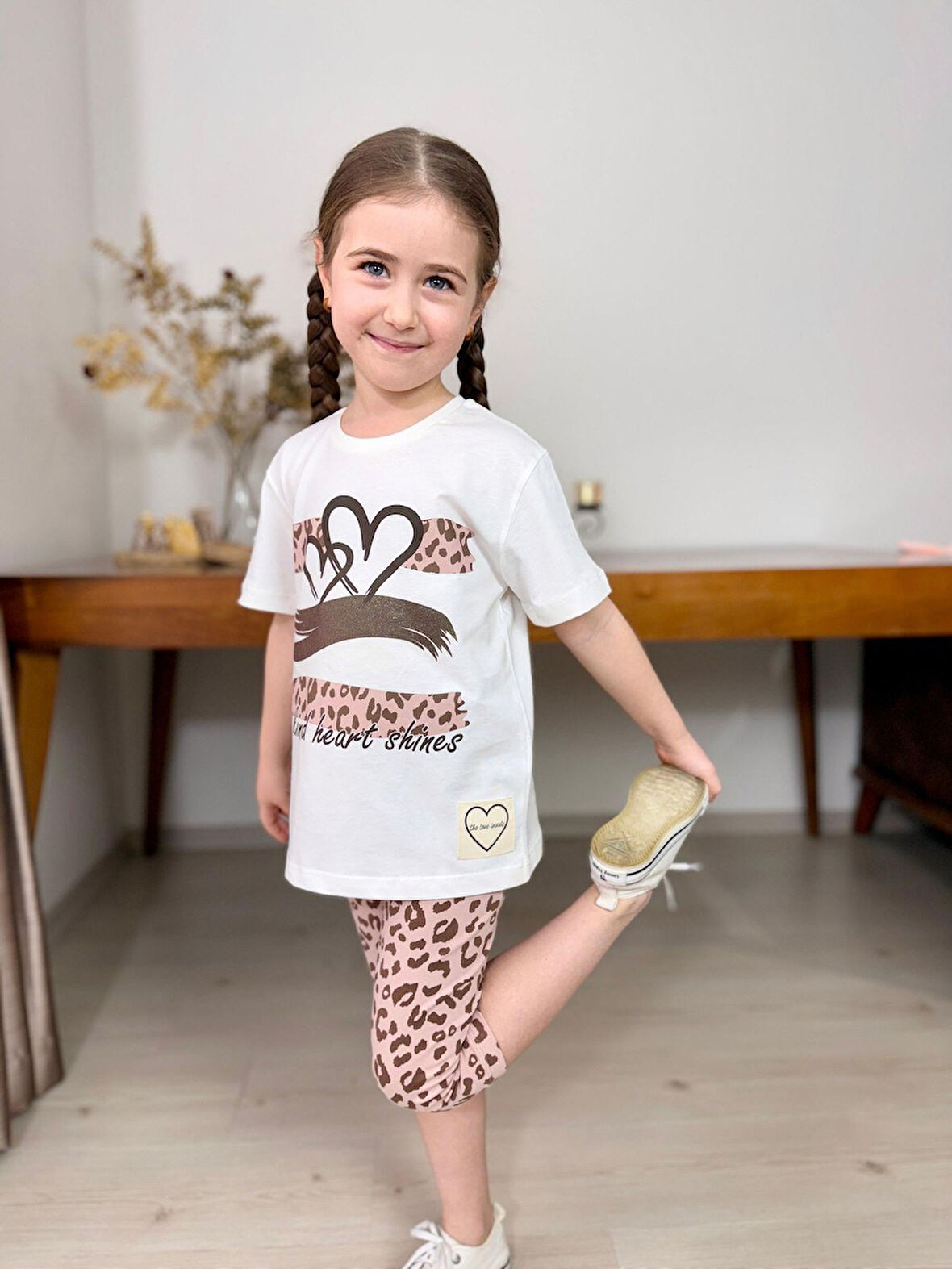 Kalp Leoper Desen Kapri Kız Takım