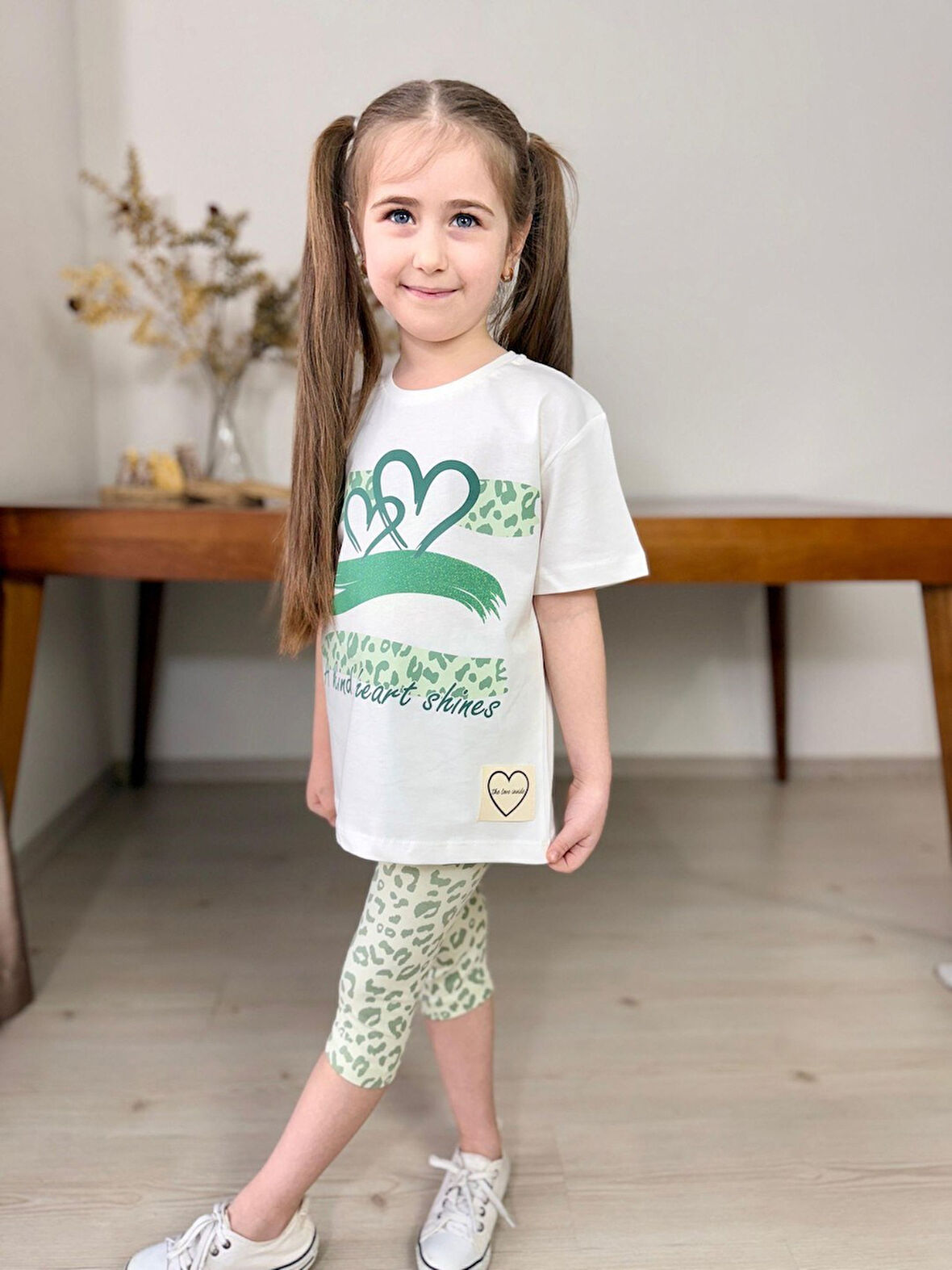 Kalp Leoper Desen Kapri Kız Takım