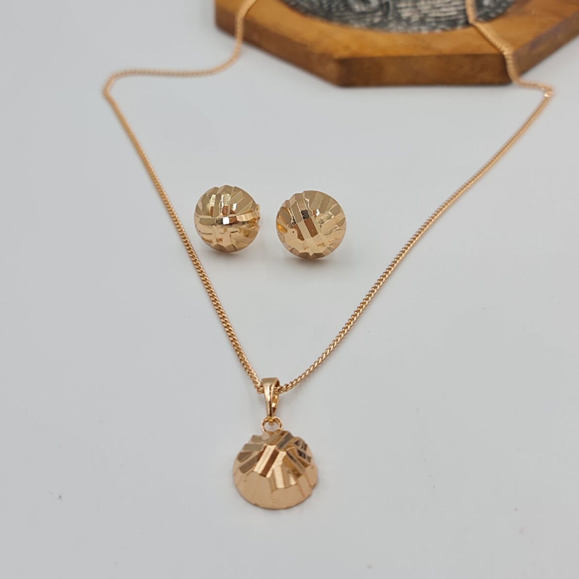 Rose Renkli Parlak Hareketli Minimal Kolye Küpe Seti Xuping Kararmaz suya dayanıklı