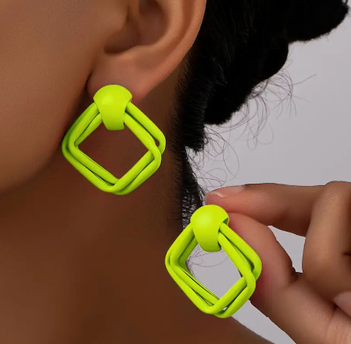 Neon Yeşil Geometrik Şekiller Sallantılı Yaz Kadın Küpe