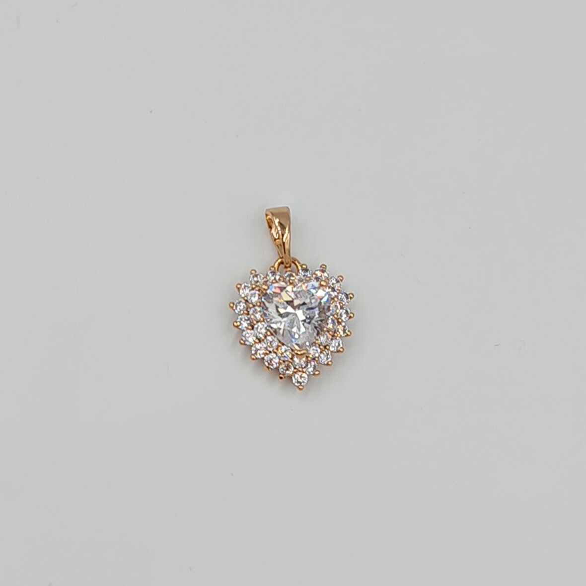 Kalp Şekilli Taşlı Kolye Ucu – Rose Xuping, Işıltılı Zirkon Taşlı (2,1 x 1,5 cm)