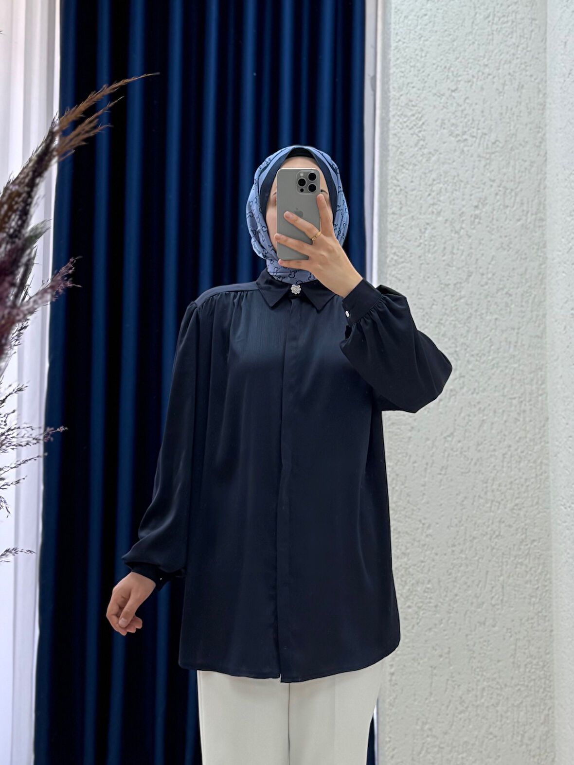 Dina Omuz ve Kol Büzgülü Saten Gömlek-EK-Z-37-2 Lacivert
