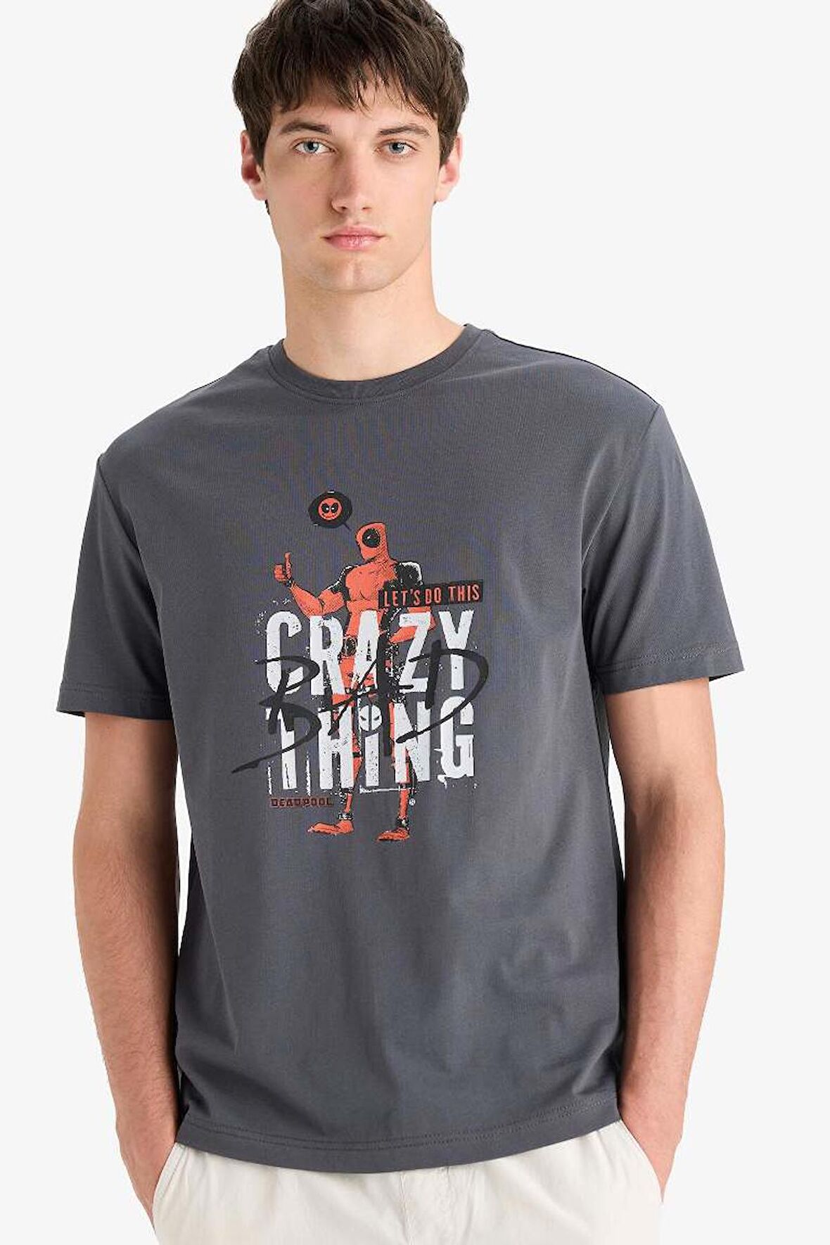 DeFacto %100 Pamuk Deadpool Regular Fit Bisiklet Yaka Kısa Kollu Tişört E3263AX25SMAR104