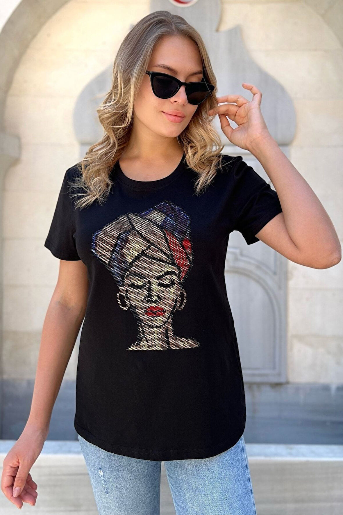 Crystal Taşlı Pamuk Kısa Kol Bisiklet Yaka Büyük Beden Siyah Şık Rahat Tasarım Kadın T-shirt