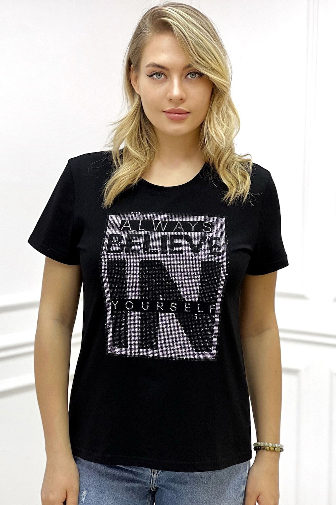 Yazılı Crystal Taş Baskılı Büyük Beden Bisiklet Yaka Kısa Kollu Pamuk Rahat Şık Beyaz Kadın T-shirt