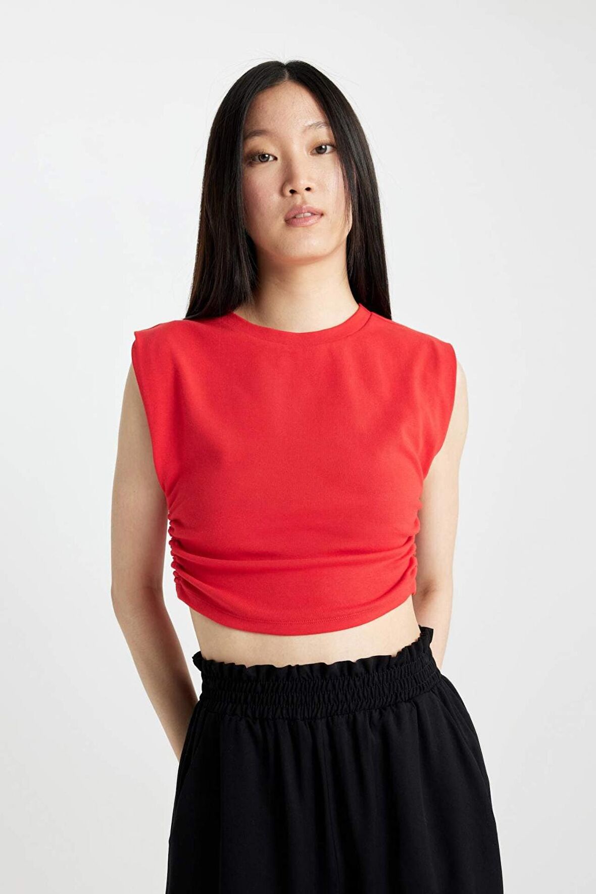 DeFacto Slim Fit Dar Kesim Bisiklet Yaka Basic Düz Kolsuz Kırmızı Tişört A9420AX24SPRD227