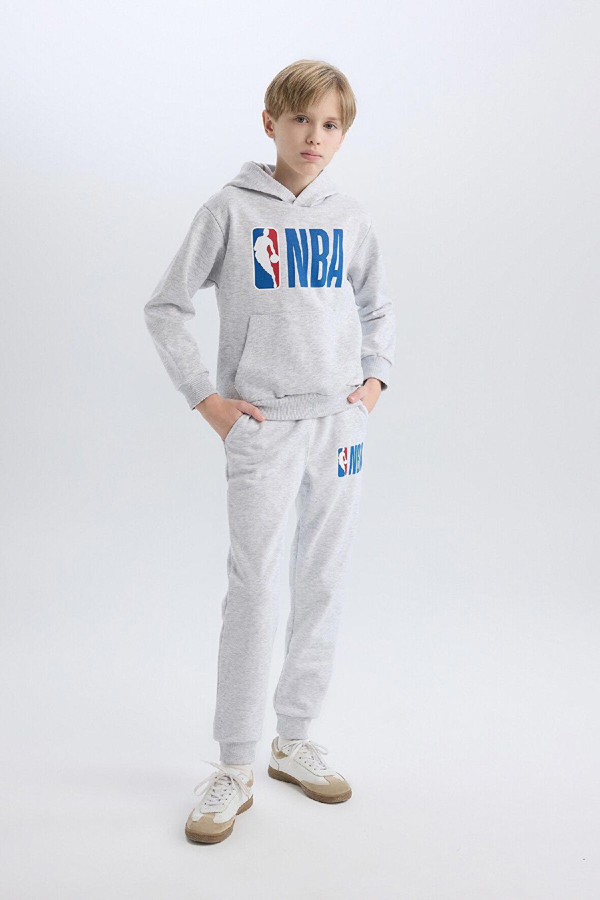 DeFacto Erkek Çocuk NBA Wordmark Gri Beli Paçası Lastikli Cepli Jogger Eşofman Altı D4259A824WNGR400