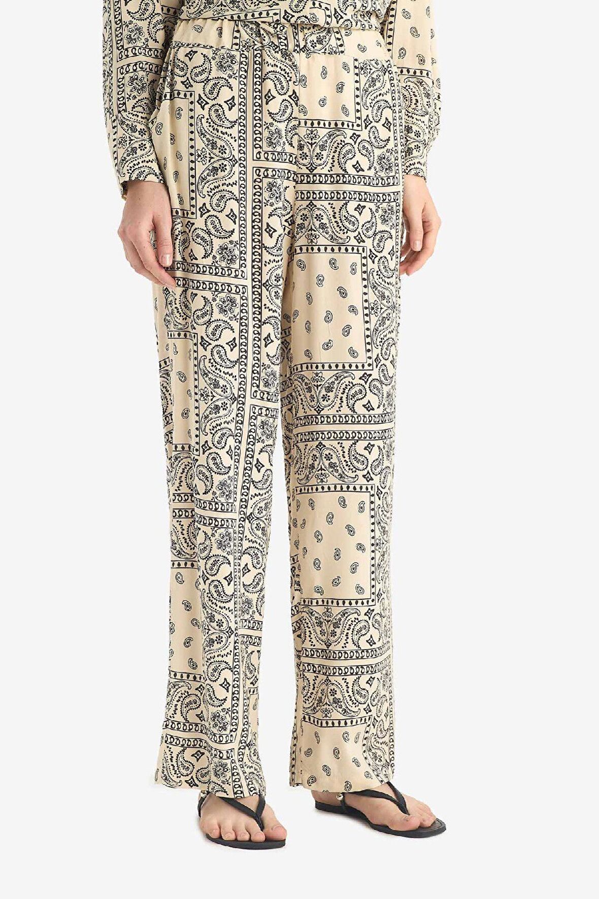 DeFacto Regular Fit Şal Desenli Viskon Plaj Pantolonu-Fall in Love C3159AX25SPER103