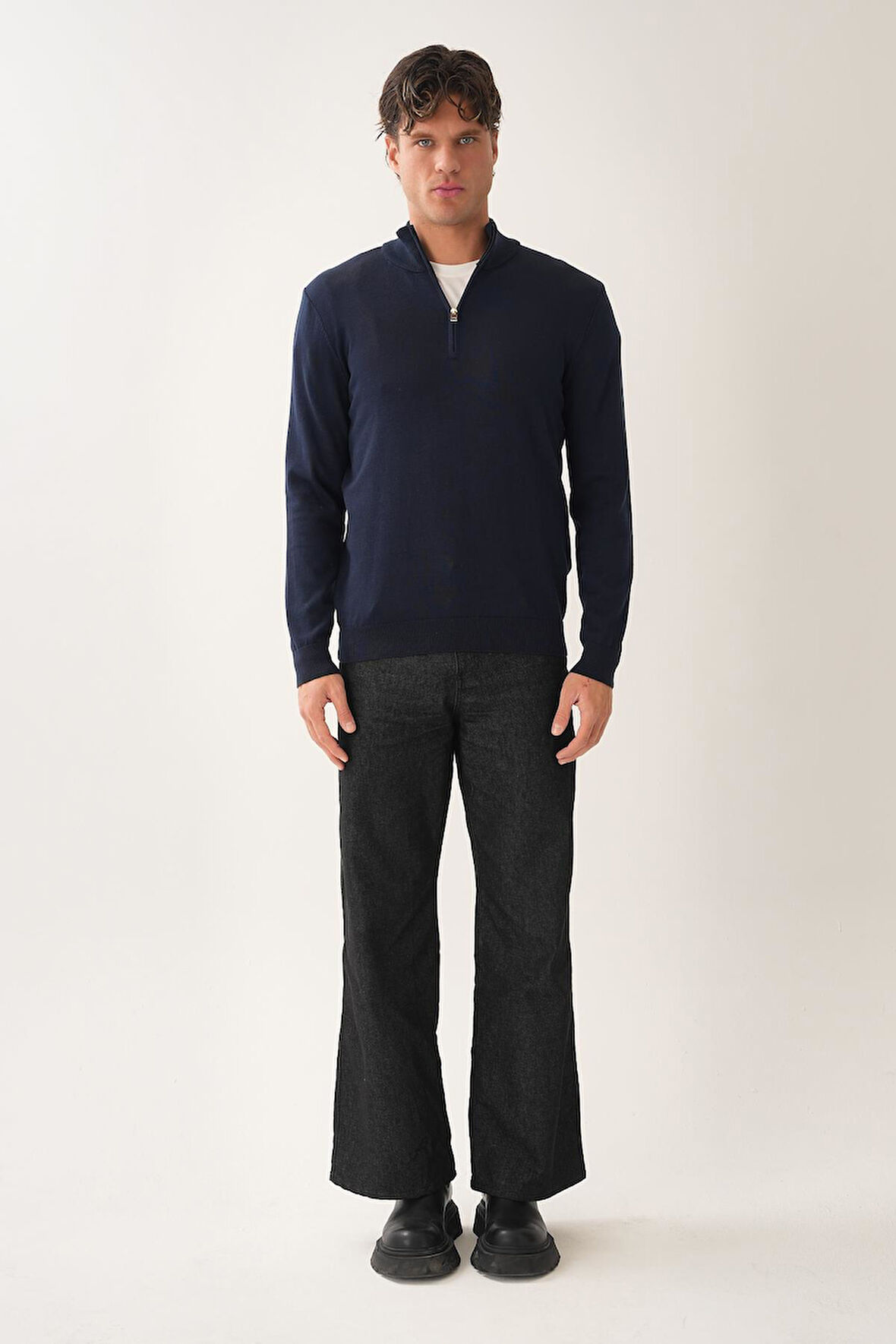 Fermuarlı Dik Yaka Kazak