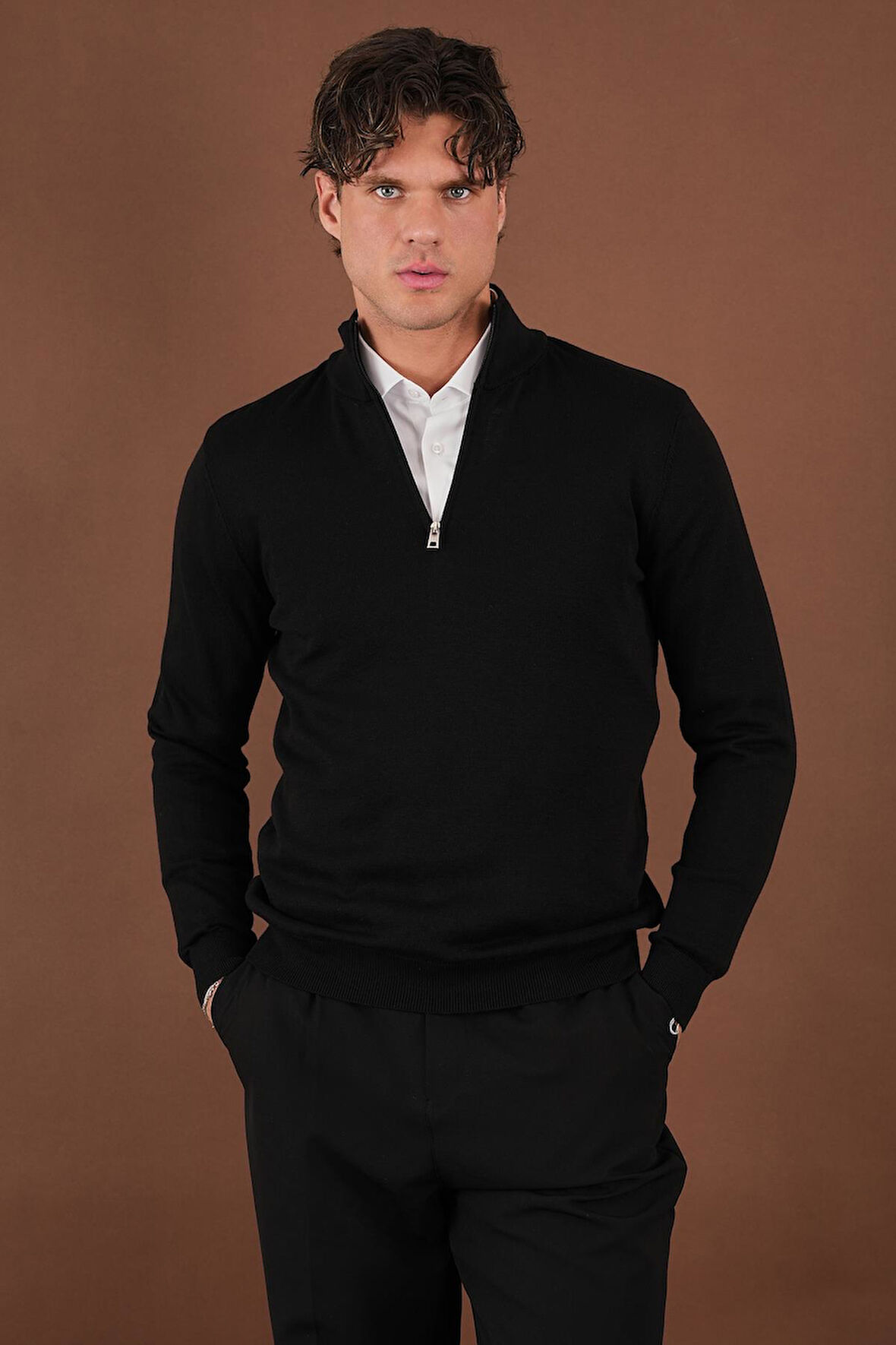 Fermuarlı Dik Yaka Kazak