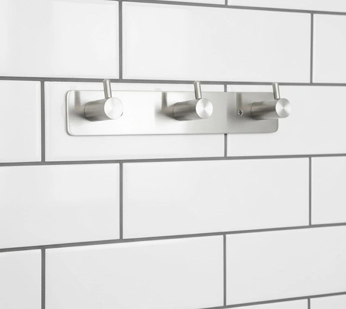 ASKILIK YAPIŞKANLI VE VİDALI ÇUBUKLU ÜÇLÜ KROM