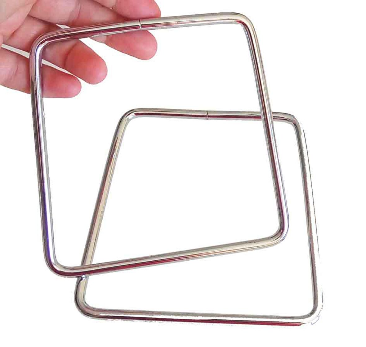 Gümüş  renk  metal çanta  sap