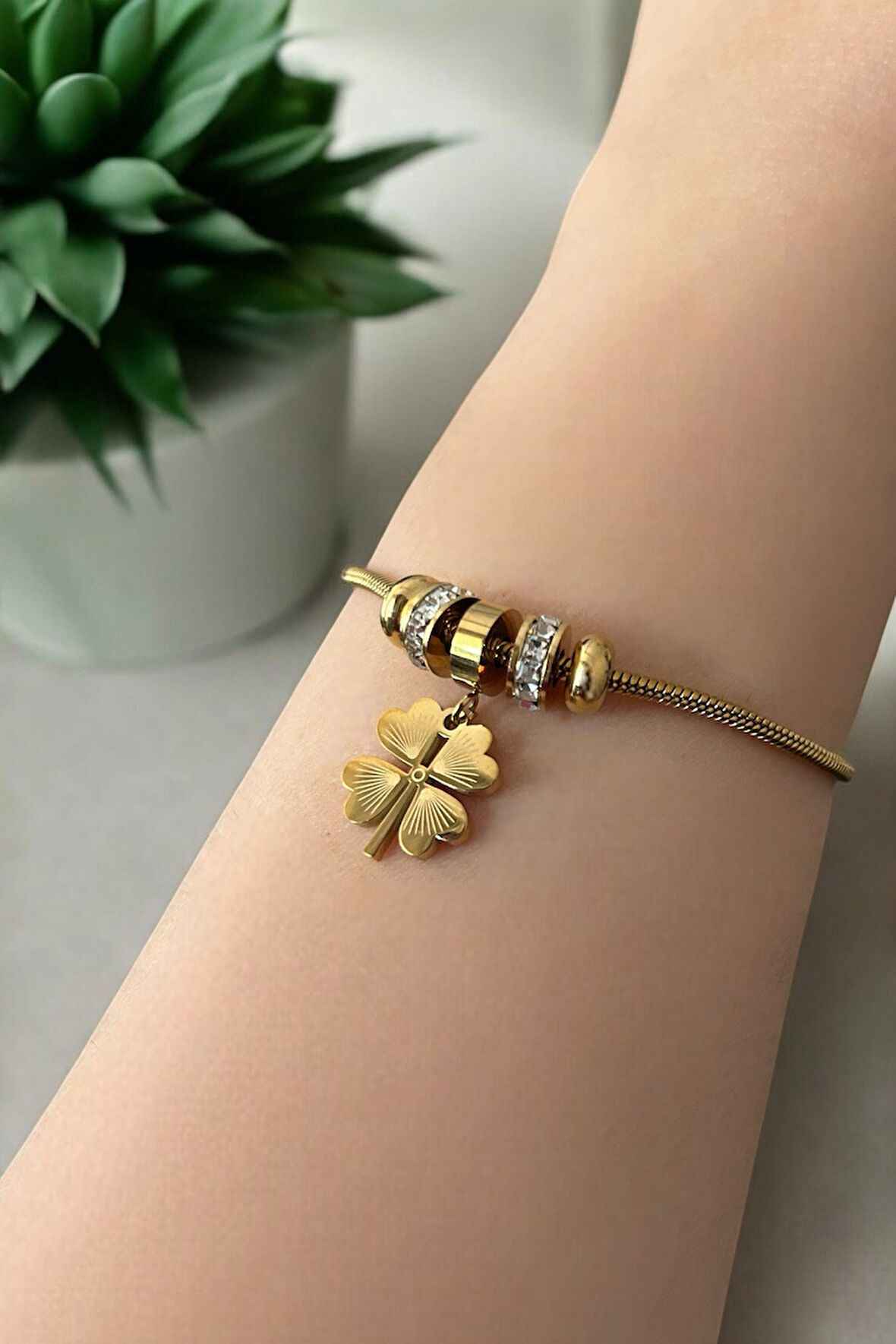 Şans Getiren Yonca Charm Gold Çelik Bileklik