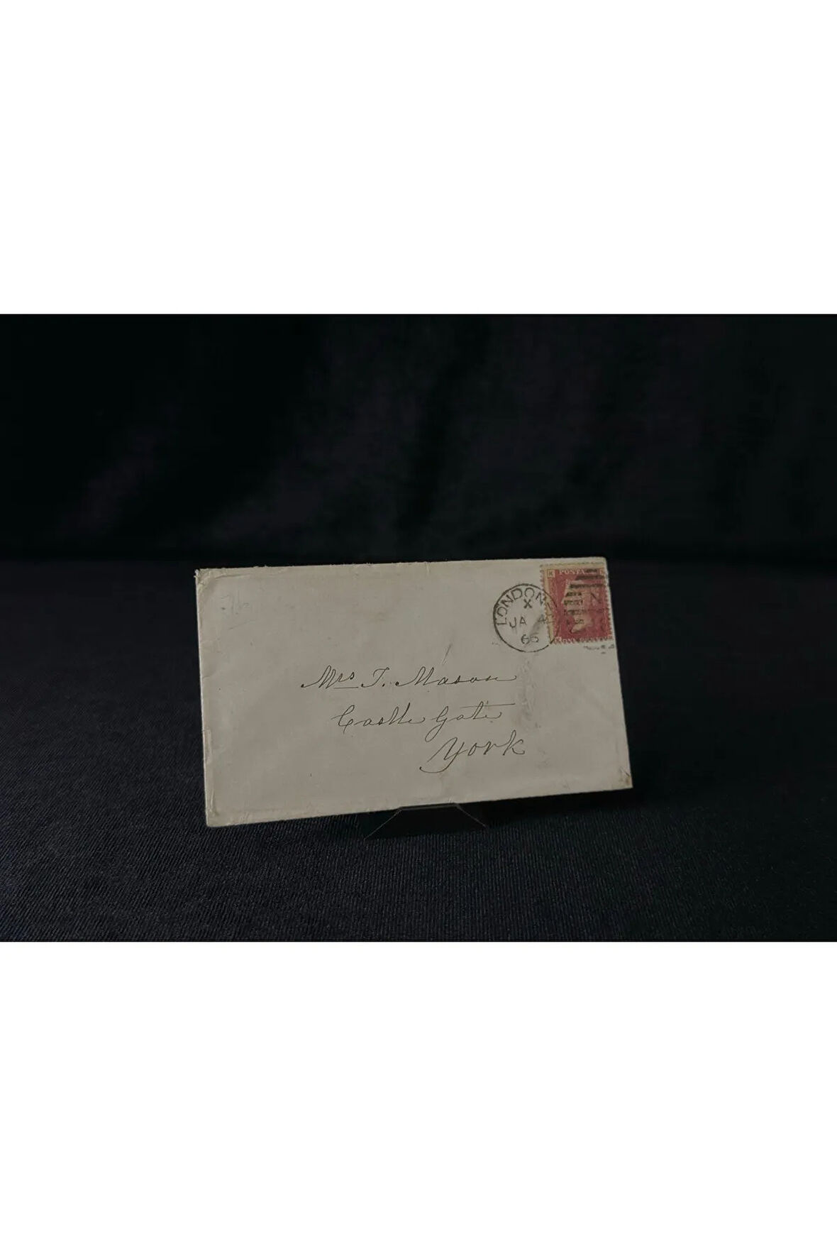 İngiltere Klasik Dönem 1866 Victoria Dönemi Red Penny Pullu Zarf postadan geçmiş Hatalı kesim