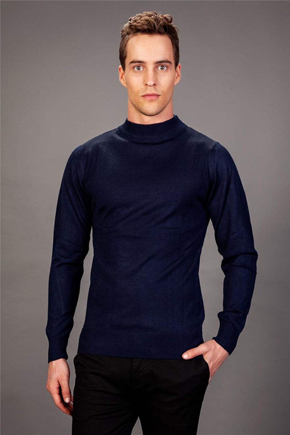 Tudors Slim Fit Dar Kesim Yarım Balıkçı Yaka Düz E