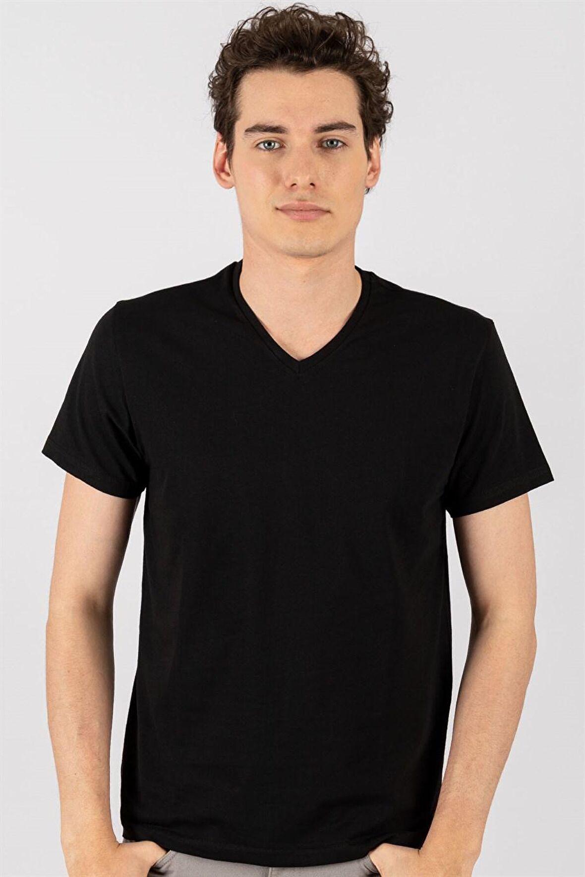 Tudors Slim Fit Dar Kesim V Yaka Düz basic Kısa Ko