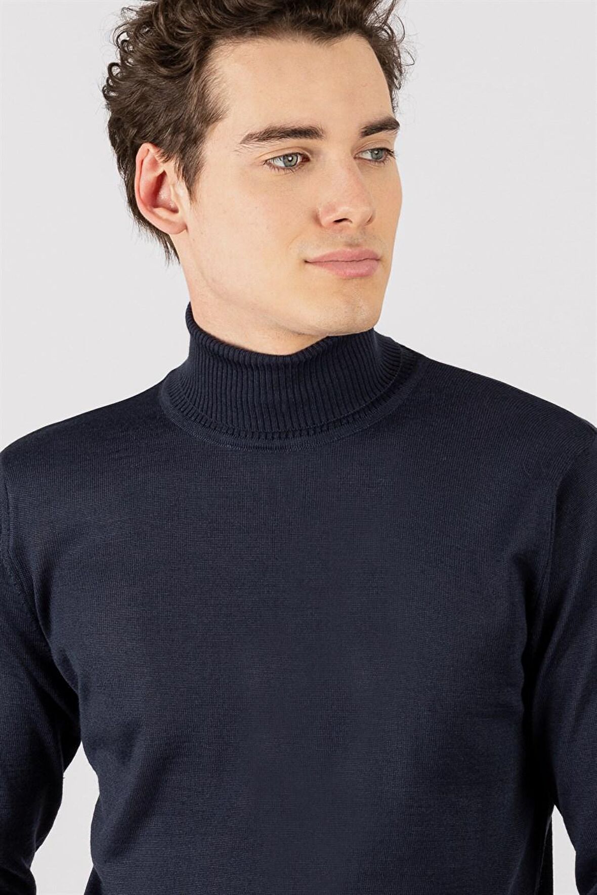 Tudors Slim Fit Dar Kesim Tam Boğazlı Yaka Düz Yün Erkek Kazak