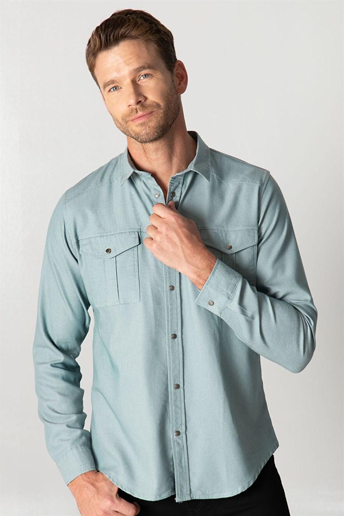 Tudors Slım Fit Yıkamalı Denım Düz Çift Cep Gömlek